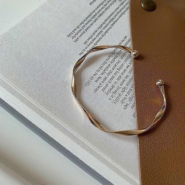 Retro Armband Tomt Öppningsarmband för Kvinnor Minimalistiskt Vridet Handledssmycke