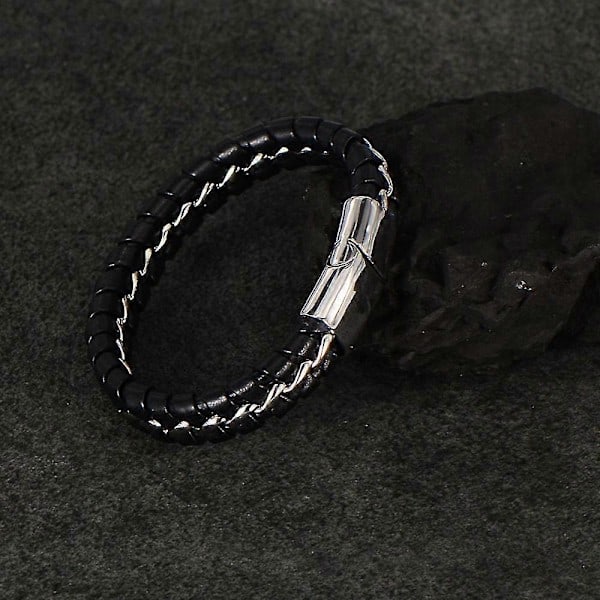 \"QD\" Armband för pojkar i äkta läder, svart. Titan silverkedja med magnetlås, 18,5 cm