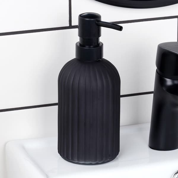 Elegant sort sæbedispenser i glas til køkken & badeværelse