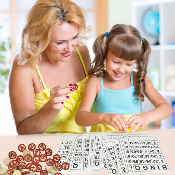 Klassiset bingokortit - Hauska perhepeli aikuisille ja lapsille (f2)
