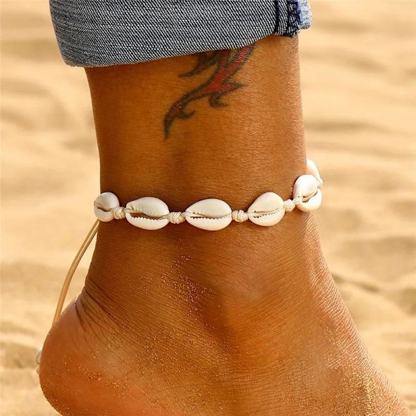 Fotlänk med vita snäckor - kan även användas som armband white