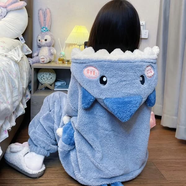 Kigurumi-pysjamas med hette for kvinner – Hai-design for vinter og cosplay Robe and Slipper M