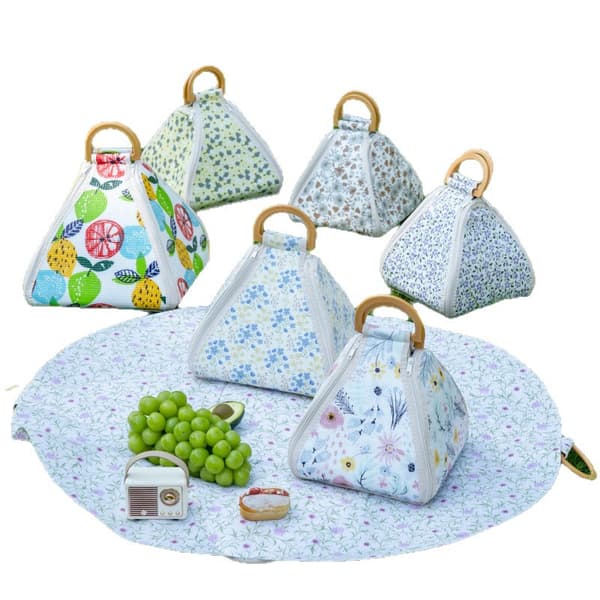 Sammenklappelig vandtæt picnictæppe og strandtæppe, fortykket bærbart udendørs underlag til camping og rejser Random suit Medium