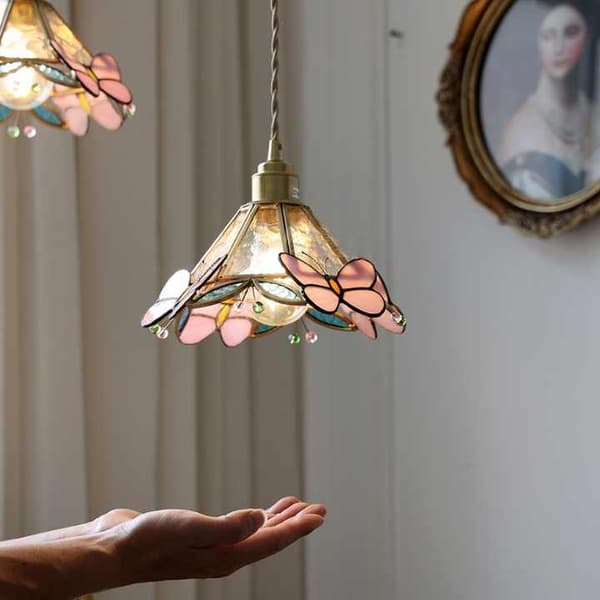 Tiffany-stil sommerfugl blomst farvet glas loftslampe