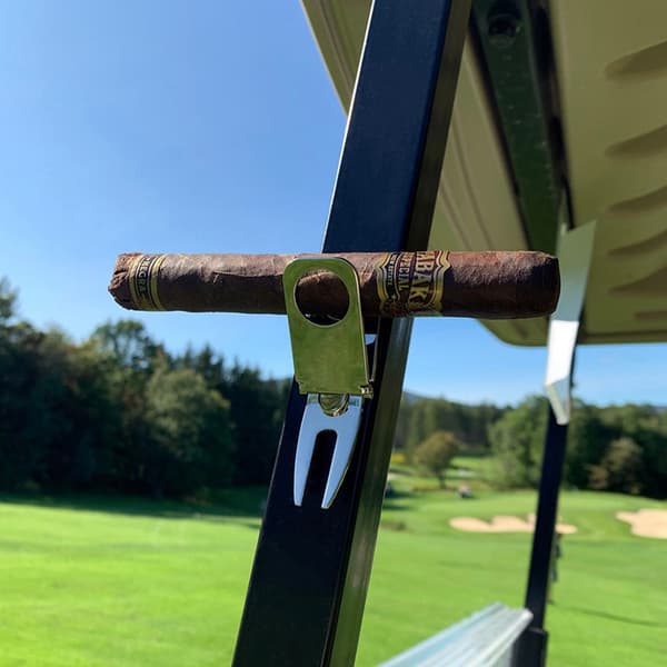 Golfgaffel med magnetisk cigarrhållare, greenlagare för green, golftillbehör