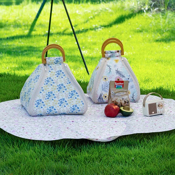 Sammenklappelig vandtæt picnictæppe og strandtæppe, fortykket bærbart udendørs underlag til camping og rejser Random suit Medium
