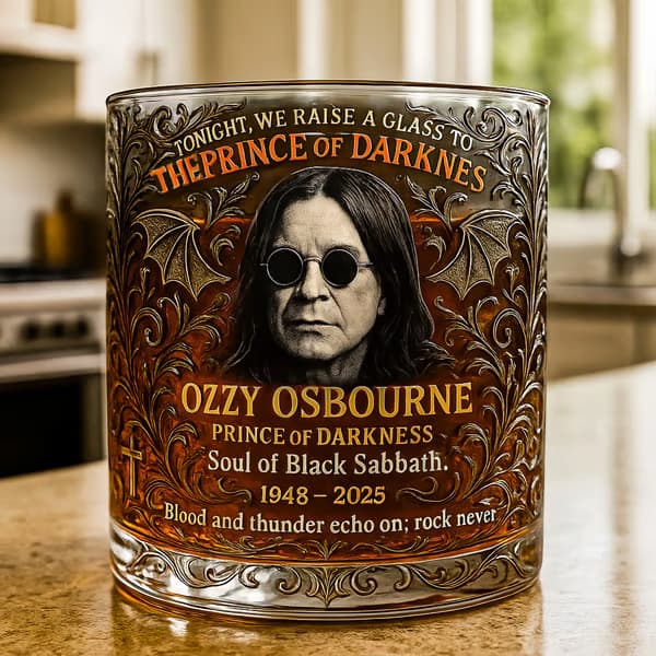 Ozzy Osbourne minne whiskyglass (8cm x 8cm x 9cm)