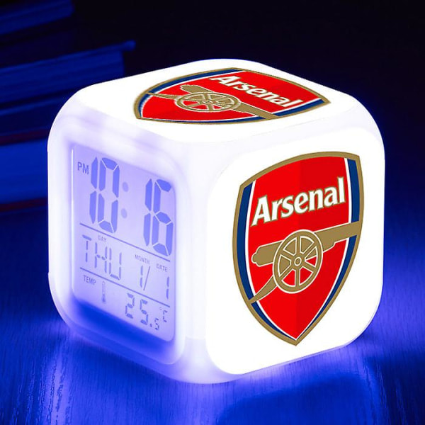 Fotboll LED väckarklocka med sportklubbsdesign, digital klocka med 7 färger, mini väckarklocka för barn, sängbord{sl}