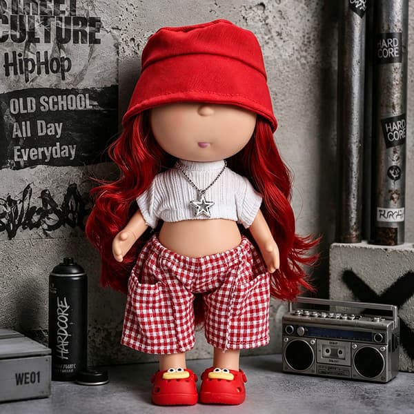 MIA Kartoffeldukke Figur 24cm, Samlerobjekt Karaktermodel, Dekorativ Udstillingslegetøj StarReds