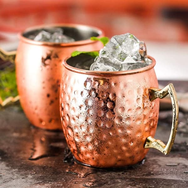 Moscow Mule muggar koppar Muggar cocktailkopp, cocktailglas perfekt för gin, vodka, öl och kalla drycker, 2 x kopparkoppar & 2 x sugrör/60ML
