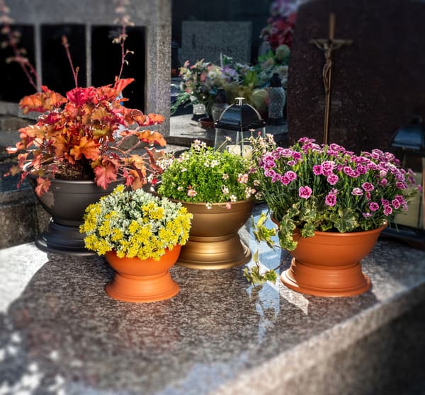 KADAX Blomkruka för kyrkogård med gravstensskål i plastlock 22 cm