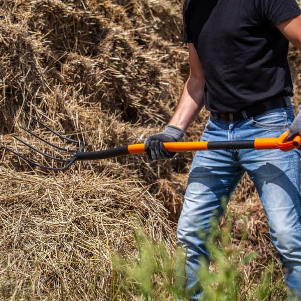 KADAX Trädgårdsgaffel 4-stiftad Ergo Metallkompostgaffel 132cm