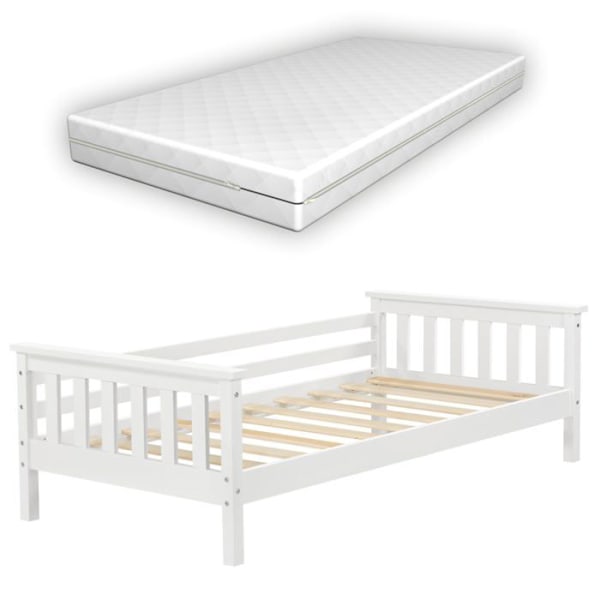 Barnsäng med madrass och vit furu 70 x 140