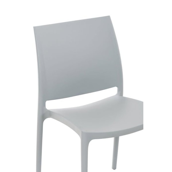 Grå havestol i simpel design, stabelbar