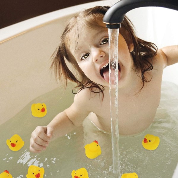 50 st gummi Ducky badleksak för barn, flyta och gnissla mini små gula ankor badkar leksaker