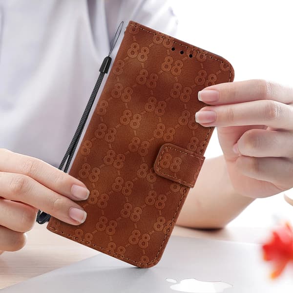 Double 8-format relief bracket card holder wallet case suitable for iPhone 7/iPhone 8/SE (2020), made of PU leather material coffee