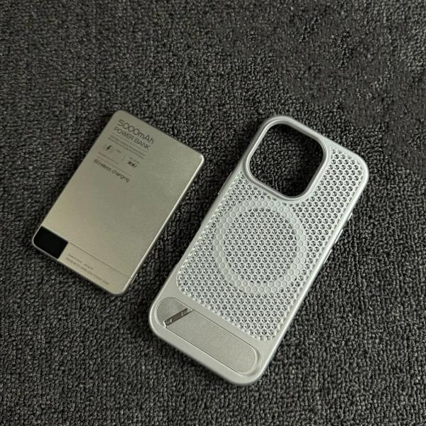 Usynligt Beslag, Honeycomb Varmeafledning, Magnetisk Sugekop, Apple Series Mobiltelefon Cover, Hudfølelse, Frostet Hul Sølv