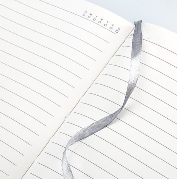 A5 Linjeret Læder Notesbog Journal - Personlig Hardcover Dagbog Med Pen - 5,9 x 8,4 Tommer Studerende Kontor Notesbog - Grå