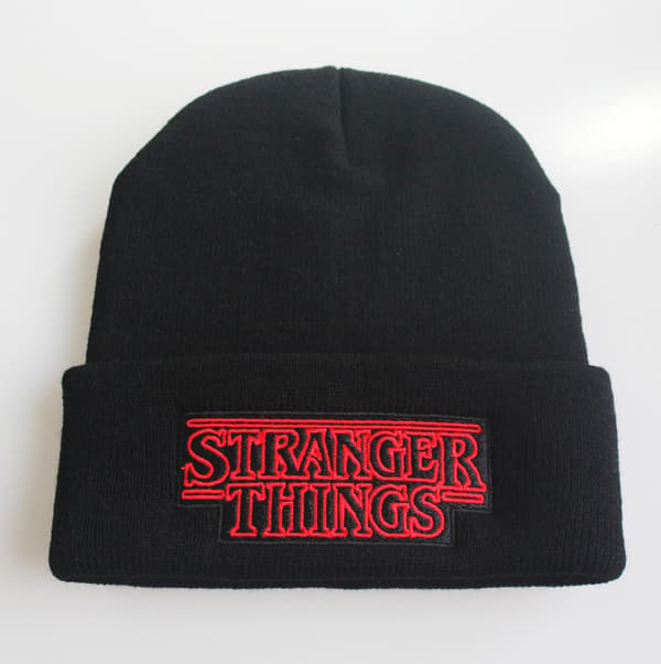 STRANGER THINGS Broderet Bogstav Strikket Hue/Beanie, en Varm Gave