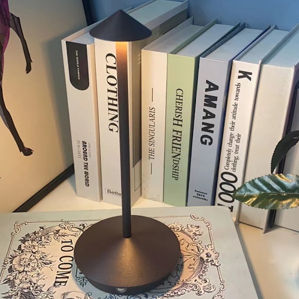 Alumiininen himmennettävä LED-pöytävalaisin, sisä-/ulkokäyttöön, EU-pistoke - Corten
