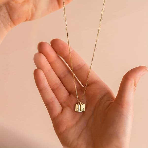 Halskæde med initialer, 14k guldbelagt monogram vedhæng gave E