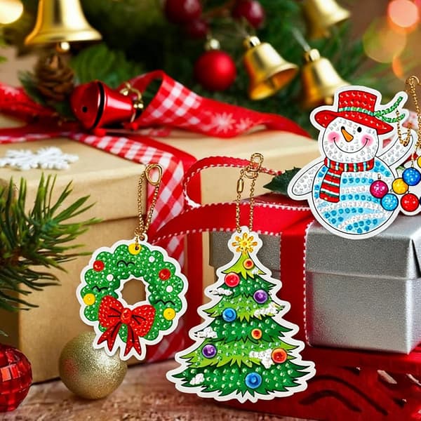 Diamond Painting Nøglering Sæt Julekalender - 8 stk. DIY Julepynt Sæt til Voksne