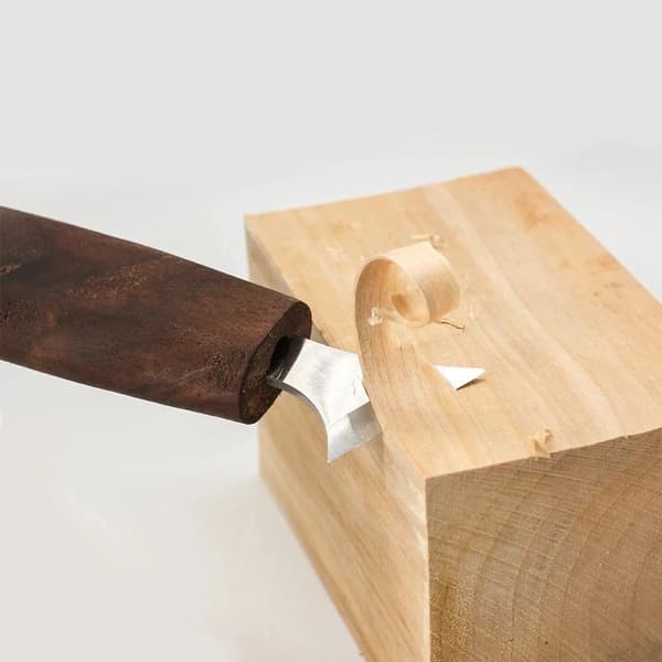 Träsnideriset för vuxna och nybörjare - 5 blad för vackra träkonstverk