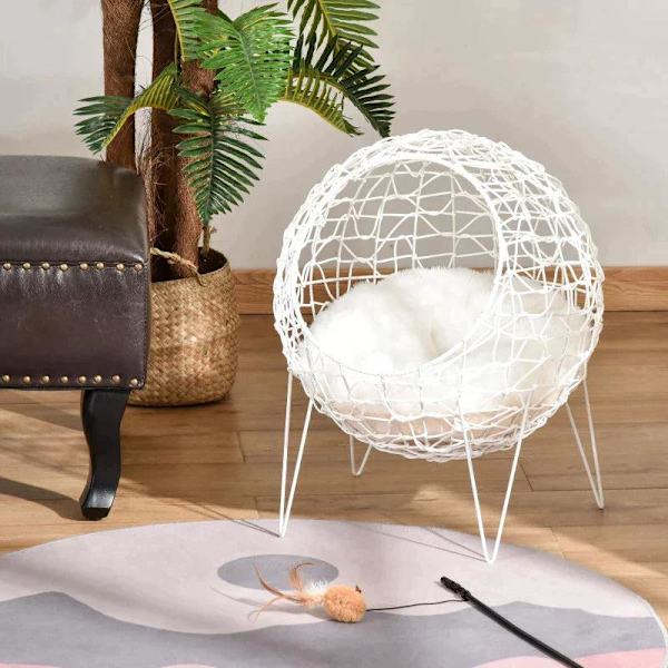 Rootz Rattan Kattekurv - Kattehule - Kattehytte - Katteseng med pude - Forhøjet design - Dyreseng - Cremehvid - Ø45 x 57H cm