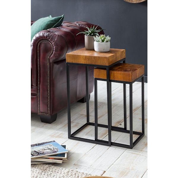 Rootz industrielt design to-delt indlejringsbordsæt - Sideborde - Sheesham træ - Metalstel - Unik trækorn - Håndlavet - Beskyttende lak - 30 cm x 60 c