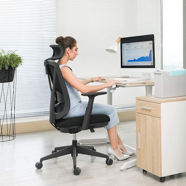 Rootz Kontorsstol - Vridstol - Nackstöd - Justerbar höjd - Vippfunktion - Svankstöd - Ergonomiskt - Svart - Plast - Mesh - 68,5 x 70 x (116-133) cm