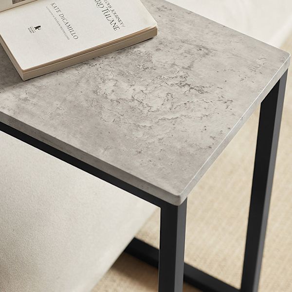 Rootz Modern Sidebord - Sofabord - Laptop Skrivebord - Lysegrå spånplade - Metalramme - Gulvbeskytter - 30cm x 60cm x 40cm