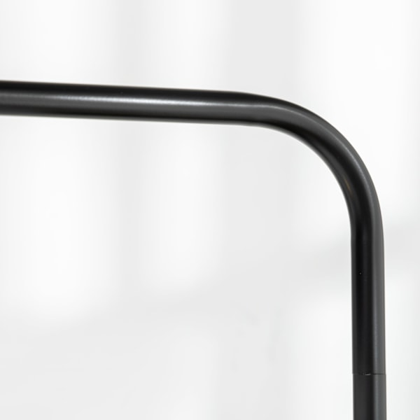 Rootz Floor Lamp - vardagsrumslampa - Robust metallbas - Mysig atmosfär - 64 x 38 x 163,5 cm svart