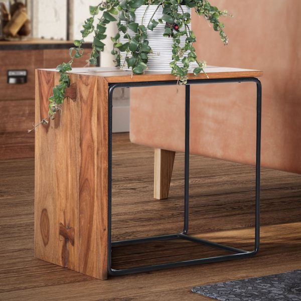 Rootz sidebord - massivt træ og metal endebord - industriel stil accent bord - håndlavet, holdbart, beskyttende klar lak - 45 cm x 30 cm x 45 cm