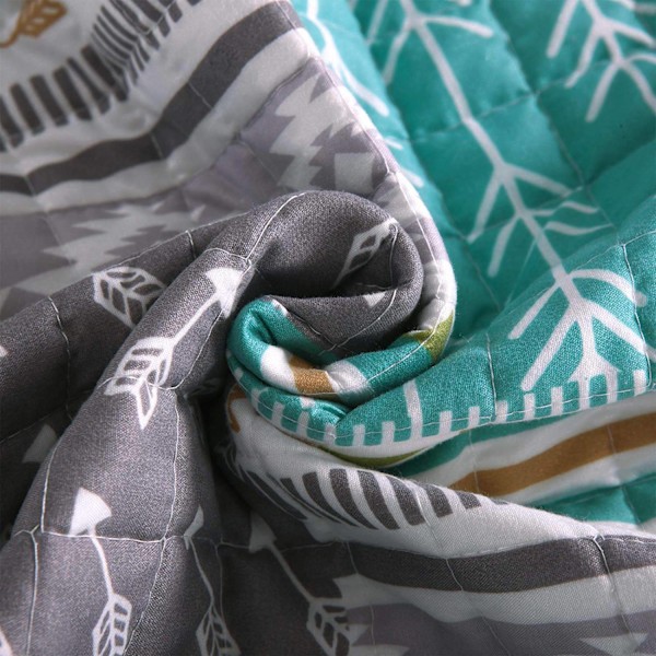 Rootz Ylellinen Patchwork päiväpeite - Tikattu peitto - Käännettävä peitto - Pehmeä pehmuste - Monipuolinen tyyli - Helppohoitoinen - 100 % polyesteri