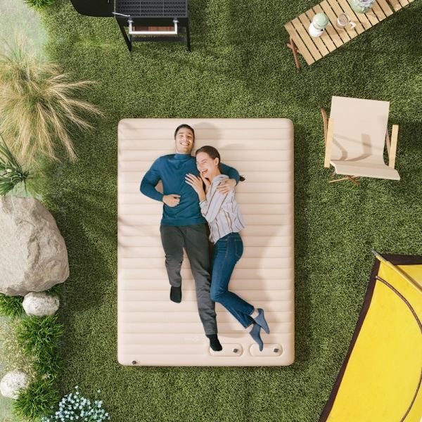 Rootz Camping luftmadras - Oppustelig seng - Udendørs liggeunderlag - Vandtæt polyester - Fodpumpe inkluderet - 195cm x 140cm x 10cm