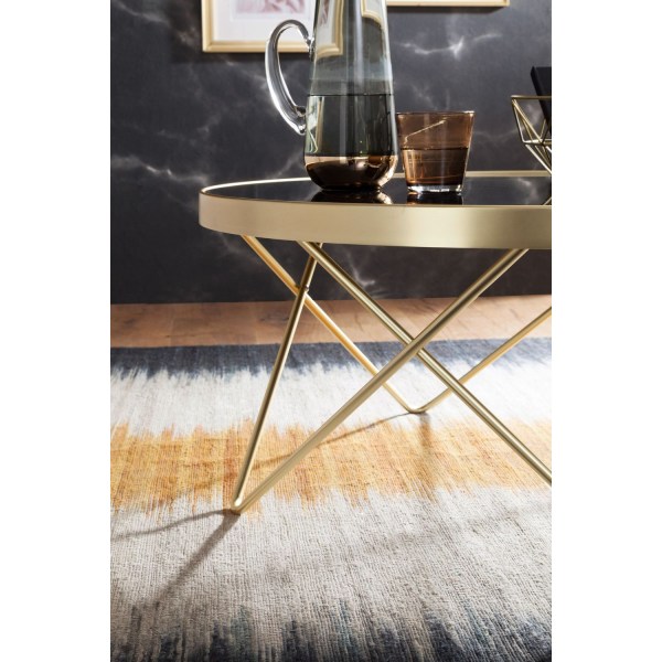Rootz Retro soffbord - Filigran bordsben - Snyggt mittbord - V-formade ben - Modernt färgschema - Gyllene ram - Skiva i härdat glas - 39cm x 82cm x 73