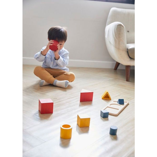 Plan Toys - 3-format passande pussel - BYXA Röd
