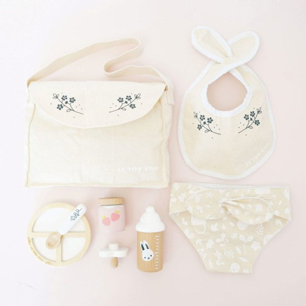 Doll Care Kit - Le Toy Van - Flaskstorlek: 4,5x4,5x10 cm - Ålder: 2+ - Material: bomull, trä Beige och brun