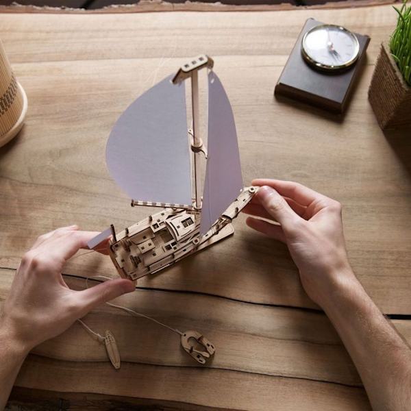 Ocean Beauty Yacht - Ugears - Puinen 3D-pohjainen palapeli Beige