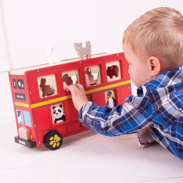 Punainen bussipalapeli - BigJigs-lelut - Miniatyyrimaailma - Robottihahmo - Animoitu eläin Rød