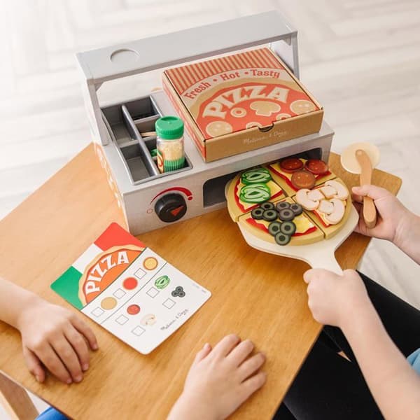 Trælegetøj - MELISSA & DOUG - Pizza Bar - 34 tilbehør - Til børn fra 3 til 10 år - Indendørs