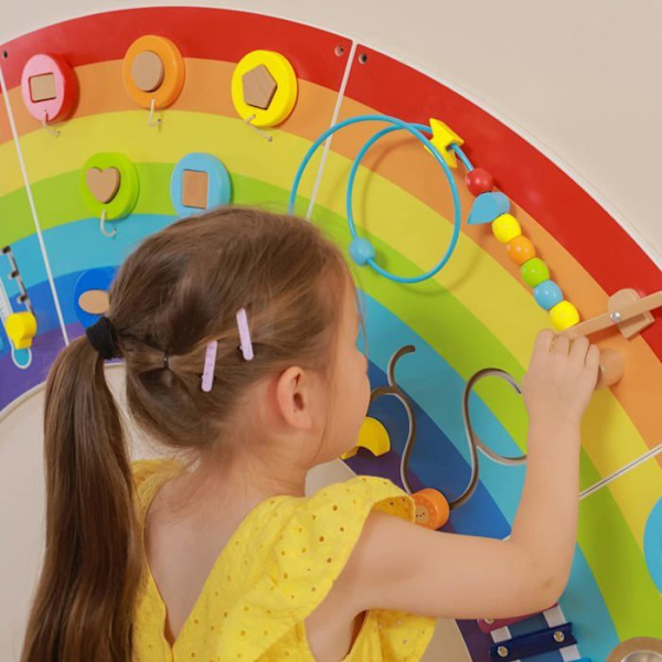 Väggaktivitetspanel - Viga Toys - Regnbåge - 5 sektioner - Finmotorik - 12 månader och uppåt Röd