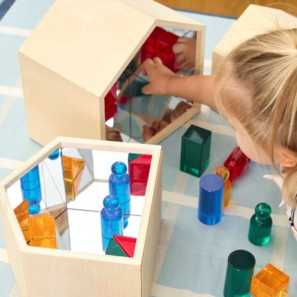 Guidecraft - Spegelhus i stapelbara storlekar beige