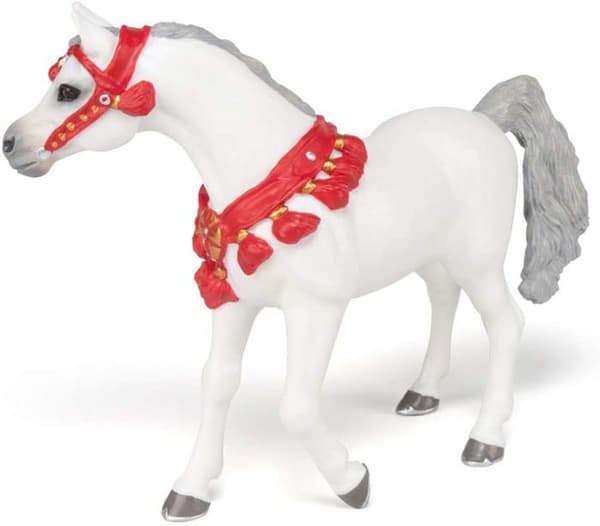 Arabisk hest i hvid paradeuniform Vit