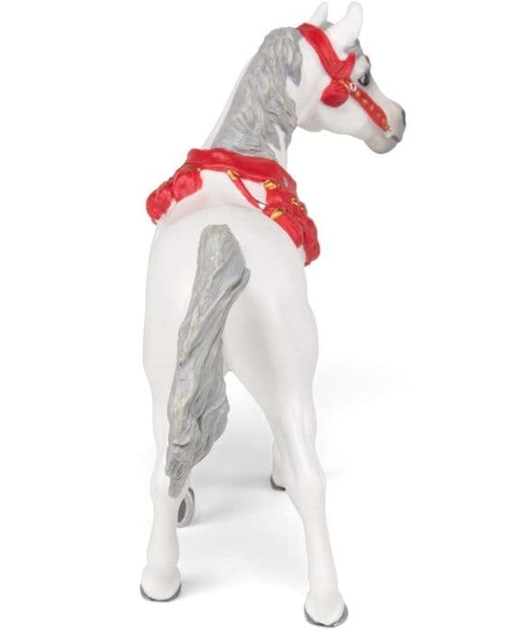 Arabisk hest i hvid paradeuniform Vit