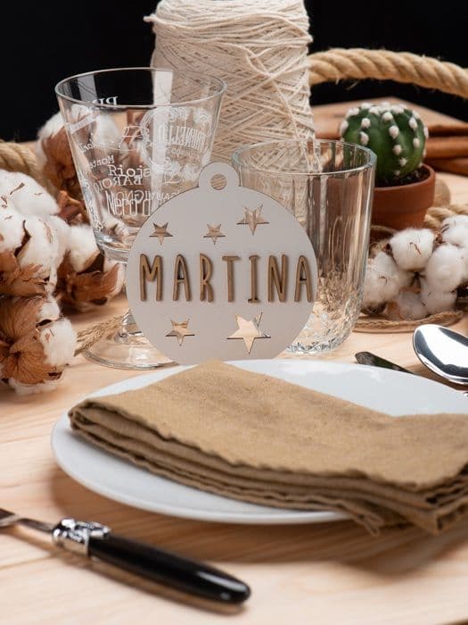 Vintiun - Anpassningsbar vit julkula i trä Vit