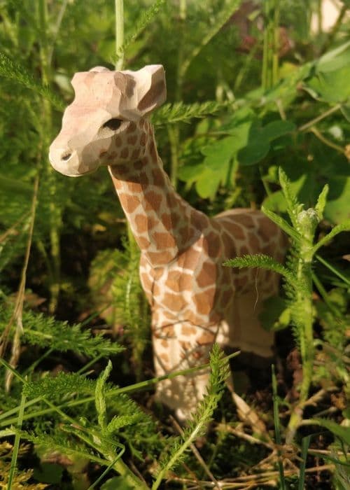 Wudimals - Figurer Giraffe i træ - K-PLAY kastanj