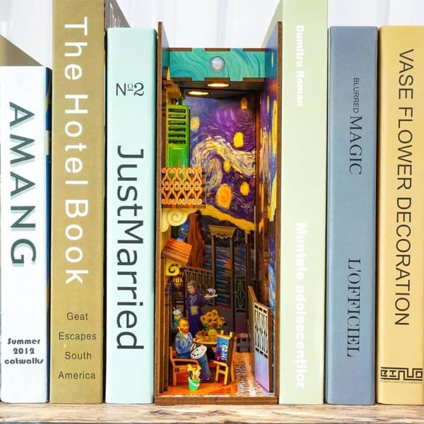 Puzzle 3D - Vincents verden (Tonecheer Book Nook) - Træ - Sensorlys - 80 dele Vincent's Värld
