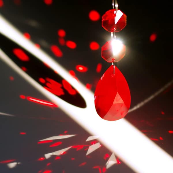 Ti 38 mm dråpeformede krystallprismekomponenter til lysekrone, hengende krystallglassperler til lysekronepynt. bright red