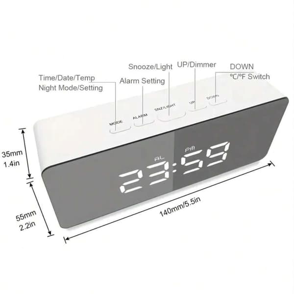 Digitalt LED vækkeur med USB-interface og digitalt LED-display, velegnet til skriveborde, kontorer og hjem.